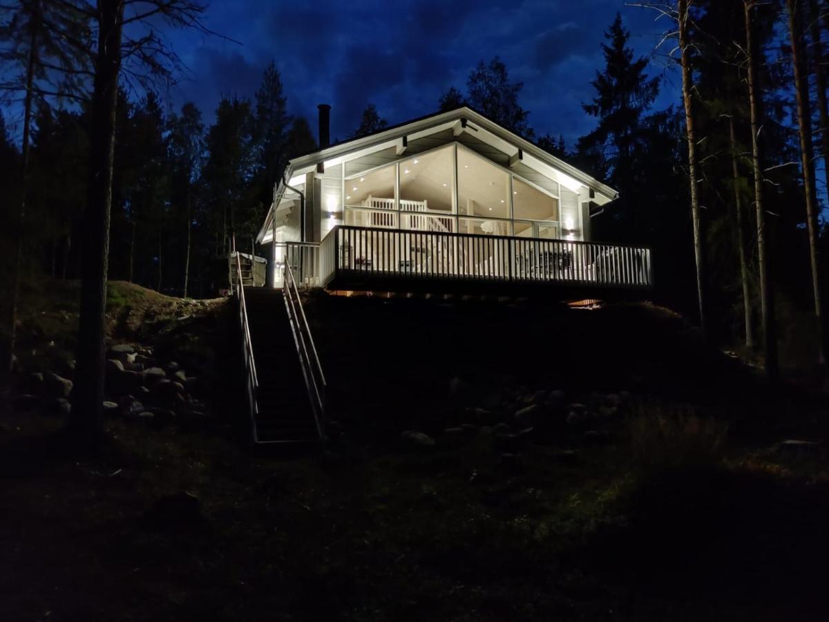 Sirius Sieri, Log-cottage By The Villa