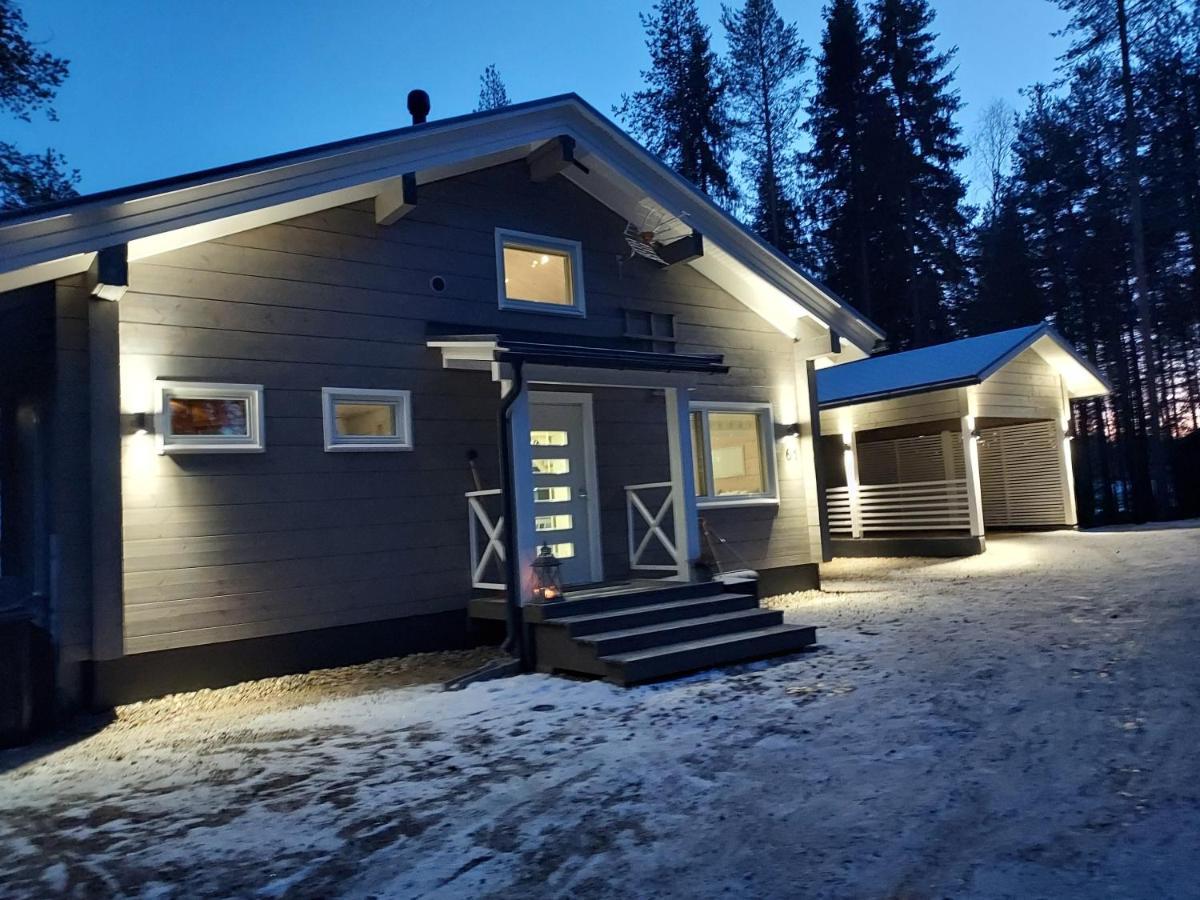 Sirius Sieri, Log-cottage By The Rovaniemi