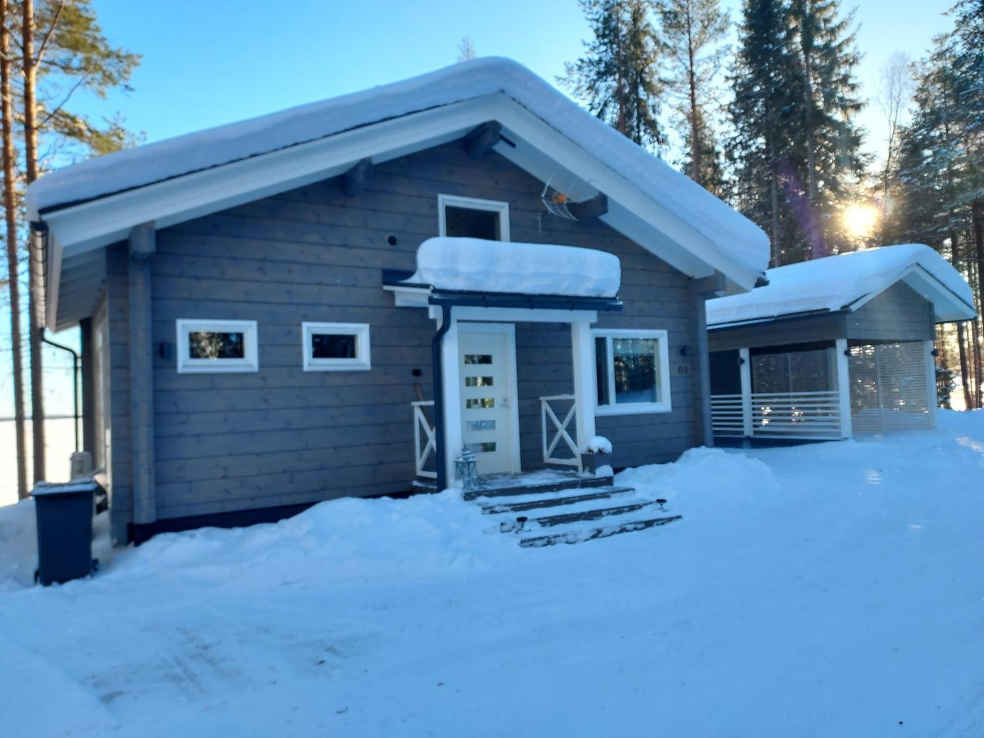 Sirius Sieri, Log-cottage By The Villa *
